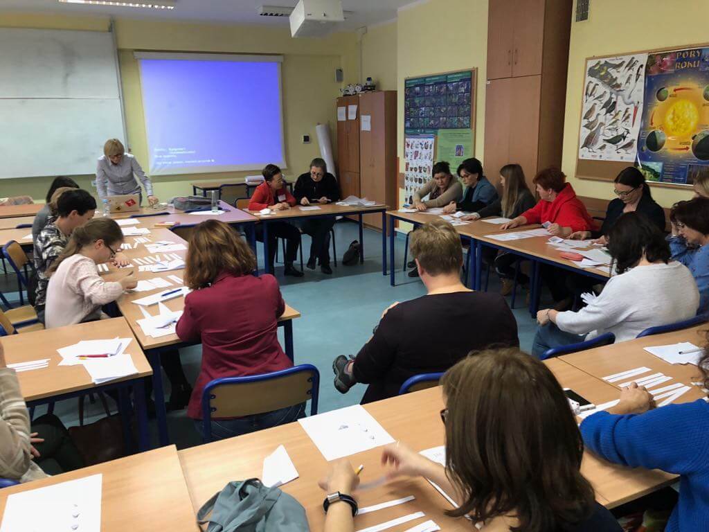 80 cm, czyli o edukacji pomiędzy – edukacji poza schematem 80 cm, czyli o edukacji pomiędzy – edukacji poza schematem